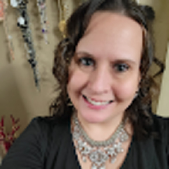 Meet your Posher, Julia - Picture 1 of 1